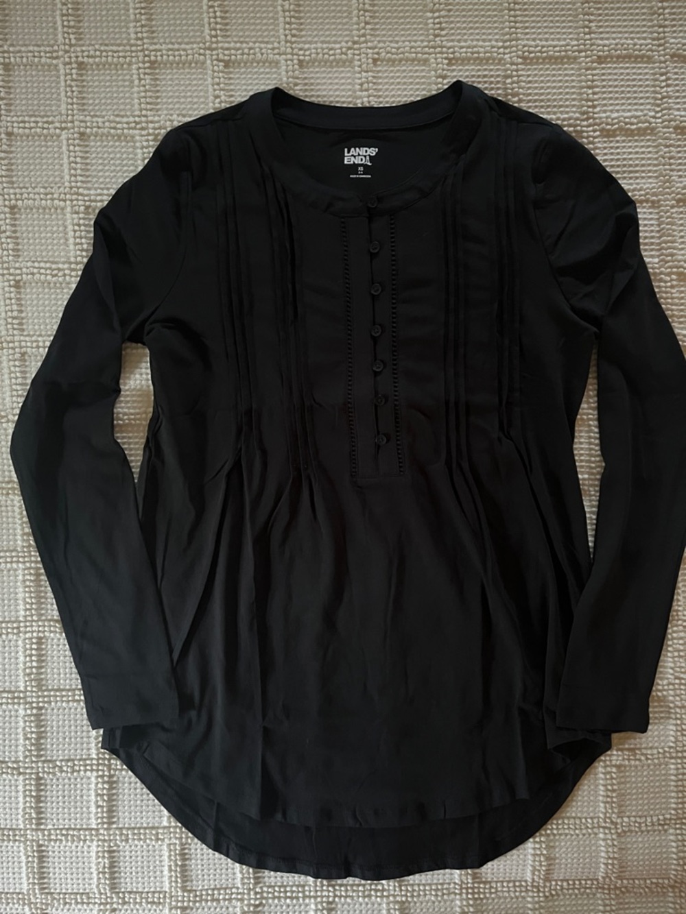 Lands' End Black Long-Sleeve Pintuck Button Front Top